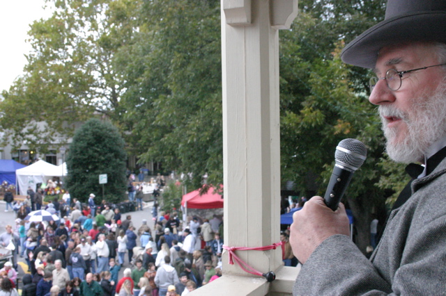 Doc Johnson announces parade