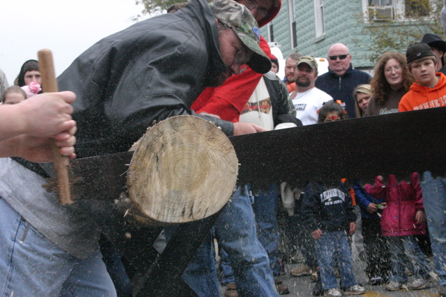 crosscut sawing