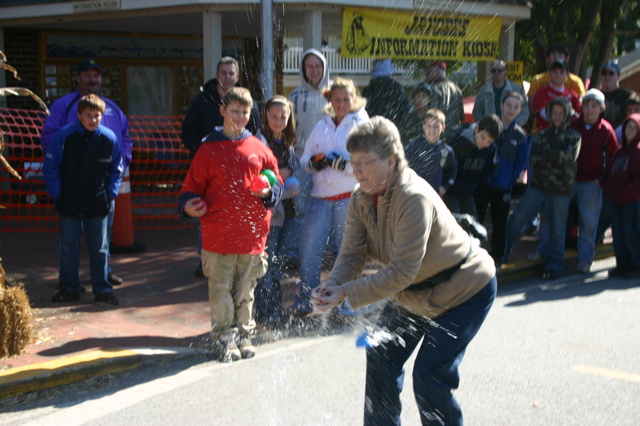 water balloon splash